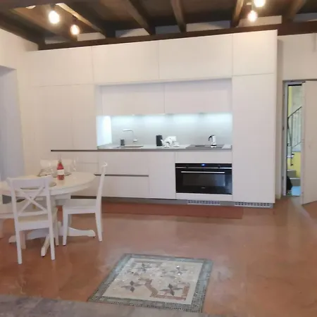 Charming In The Historic Centre- Spacious And Relaxing Lejlighed