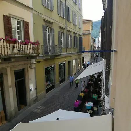 Charming In The Historic Centre- Spacious And Relaxing * Como